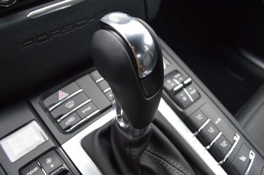  Porsche Macan Turbo 2015 года  (фото 35 из 84)